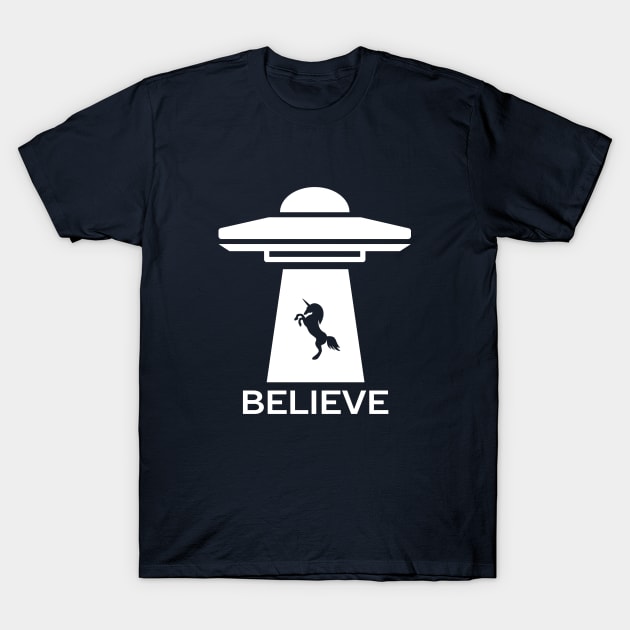 I believe in unicorns t-shirt T-Shirt by happinessinatee